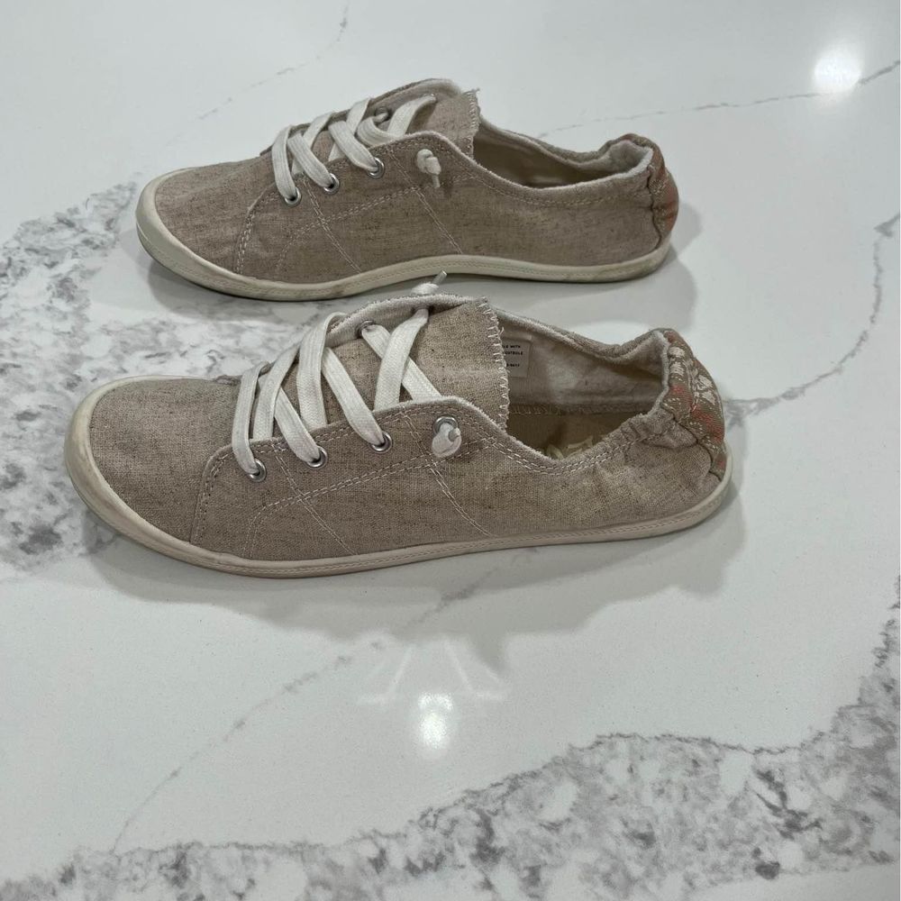 Size 11 Mad Love Brown slip on shoes flat slip-on lightweight - Picture 4 of 7